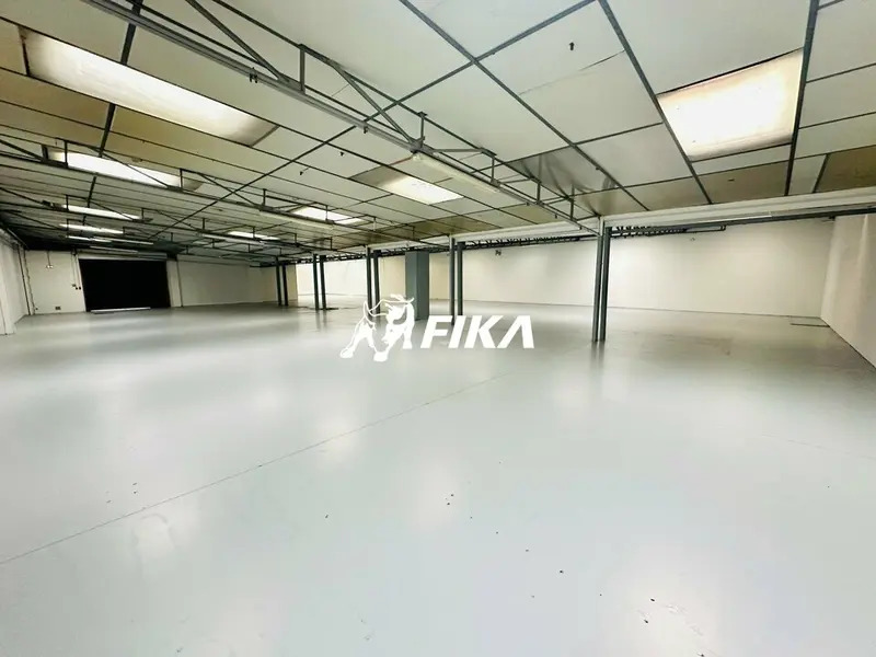 Entrepôt / Activité à louer - Artigues-Près-Bordeaux (33370) - 694 m² - 3 585...