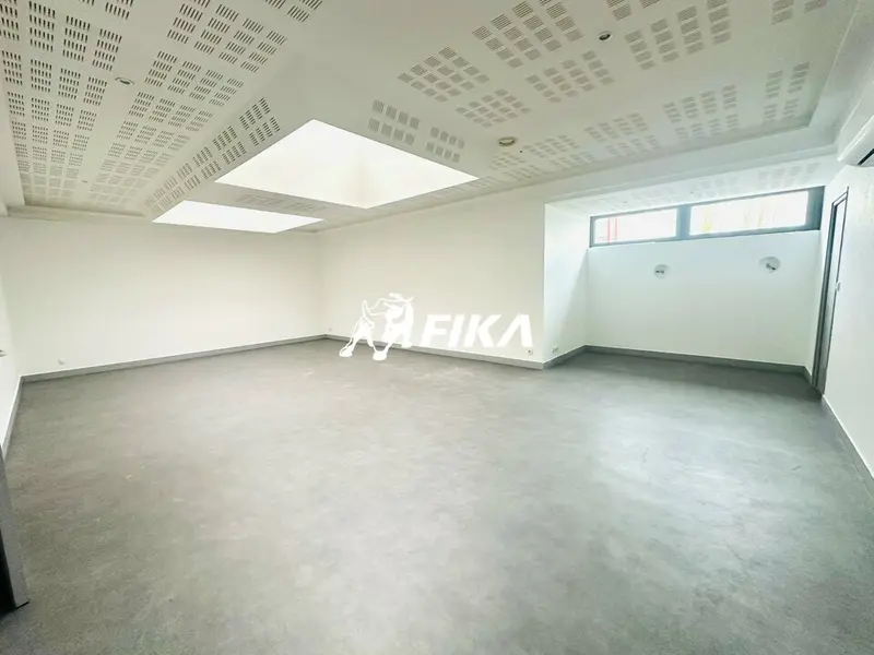 Bureau à louer - Artigues-Près-Bordeaux (33370) - 251 m² - 2 510 €/mois