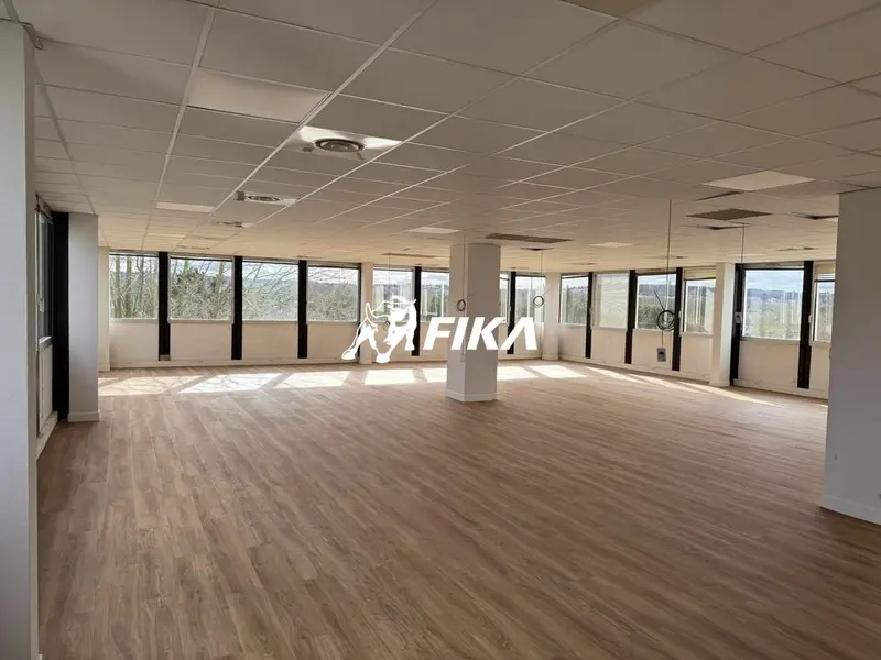 Bureau à louer - Labège (31670) - 210 m² - 1 925 €/mois