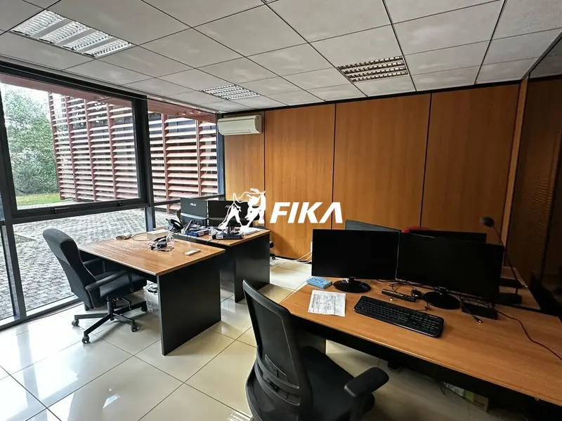 Bureau à louer - Saint-Jean (31240) - 202 m² - 2 440 €/mois
