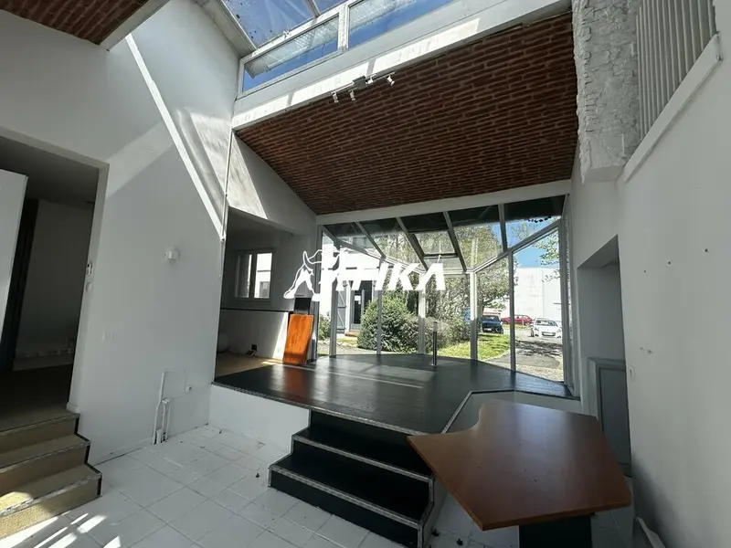 Bureau à louer - Portet-Sur-Garonne (31120) - 130 m² - 2 000 €/mois