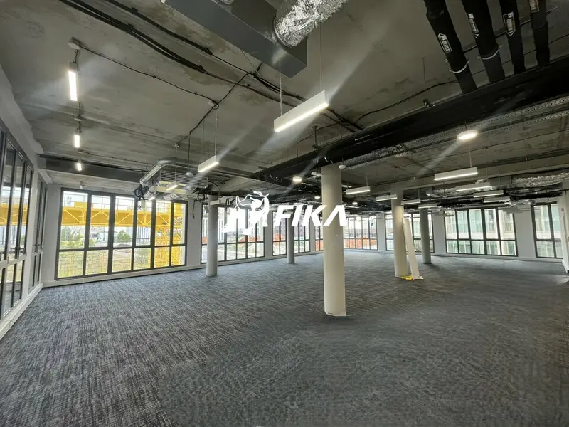 Bureau à vendre - Bordeaux (33800) - 2306 m²