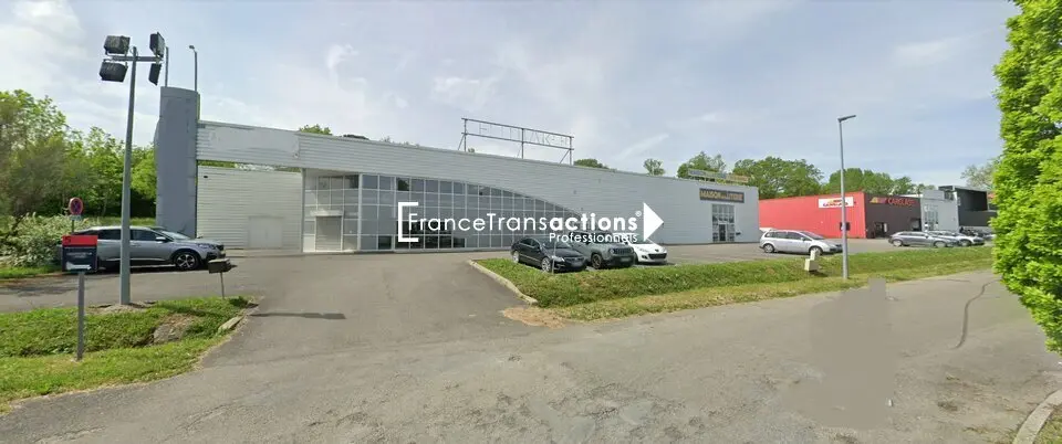 Local Commercial à louer - Castin (32810) - 713 m² - 6 000 €/mois