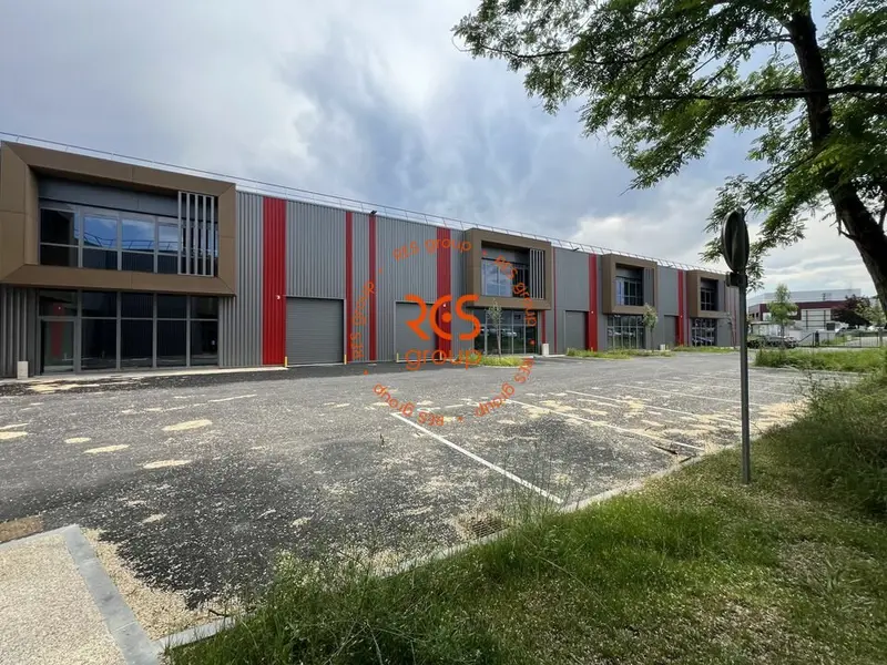 Entrepôt / Activité à louer - Tresses (33370) - 4040 m² - 35 350 €/mois