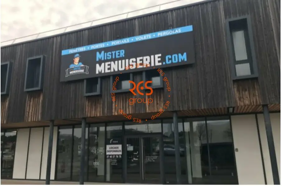 Local Commercial à louer - Biganos (33380) - 446 m² - 4 088 €/mois