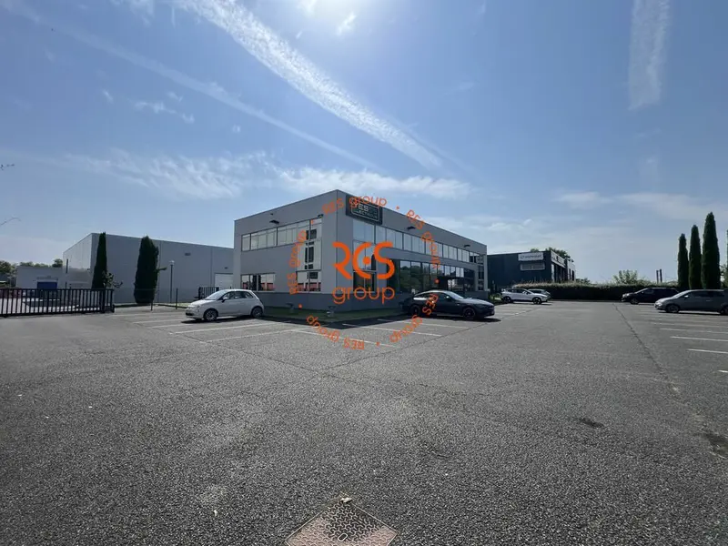 Bureau à louer - Bordeaux (33300) - 621 m² - 8 280 €/mois