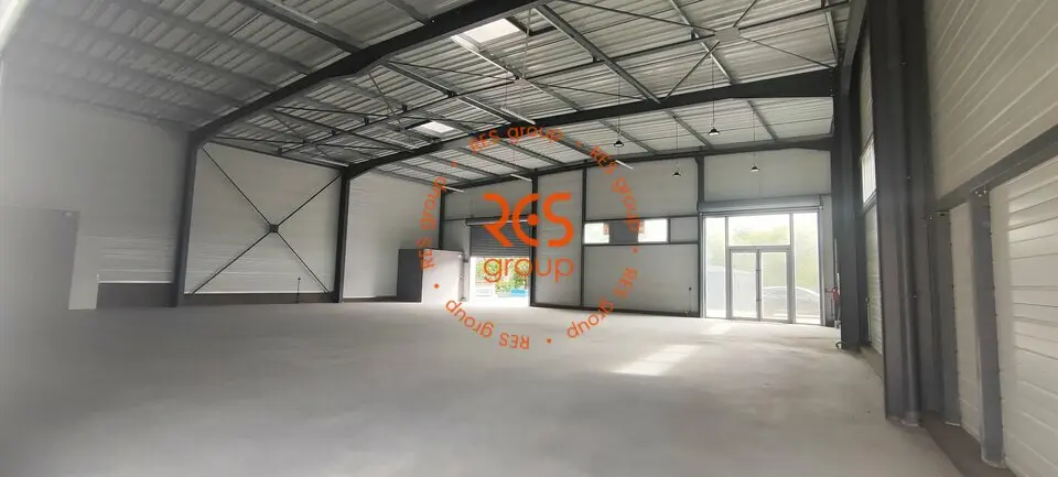 Entrepôt / Activité à louer - Tresses (33370) - 400 m² - 2 600 €/mois