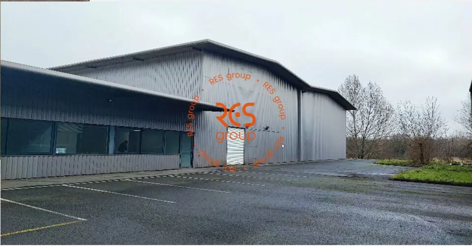 Entrepôt / Activité à louer - Saint-Médard-D'Eyrans (33650) - 440 m² - 1 650 ...