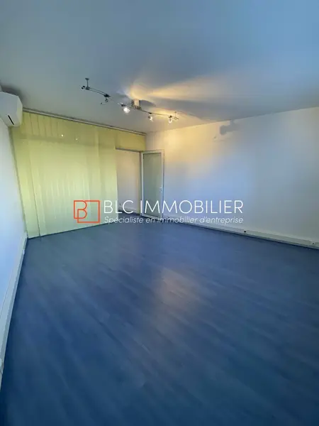 Bureau à louer - Marseille 08 (13008) - 28 m² - 890 €/mois