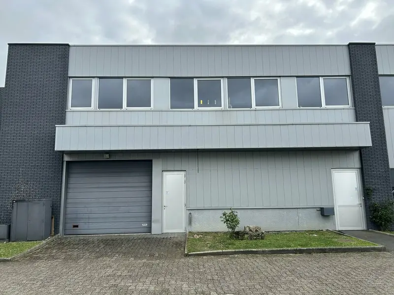 Entrepôt / Activité à louer - Mérignac (33700) - 431 m² - 3 232 €/mois