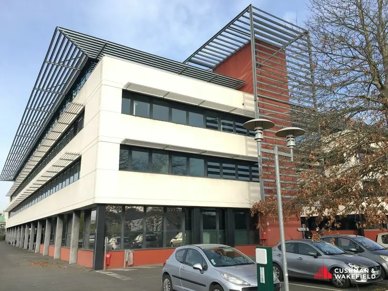 Bureau à louer - Gradignan (33170) - 800 m² - 7 666 €/mois
