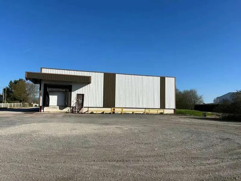 Entrepôt / Activité à louer - Grand Bourgtheroulde (27520) - 2160 m² - 9 166 ...
