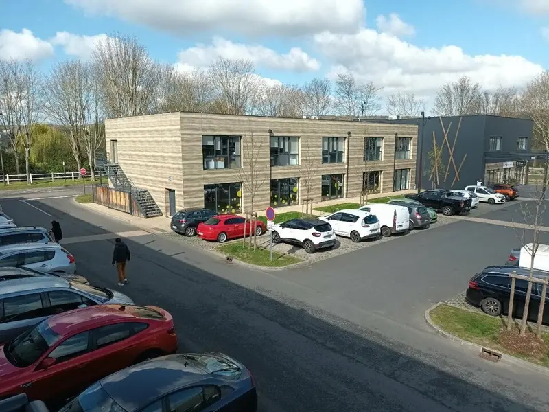 Bureau à louer - Val-De-Reuil (27100) - 579 m² - 7 237 €/mois