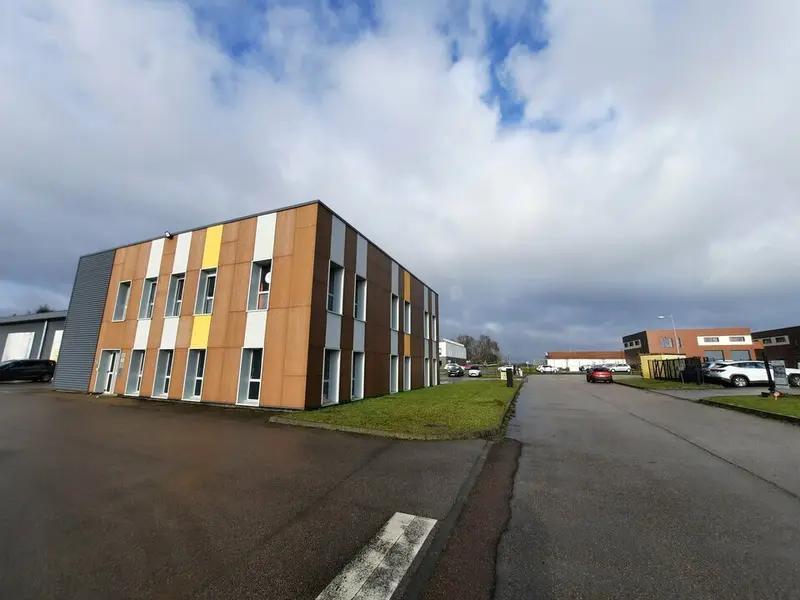 Bureau à louer - Boos (76520) - 146 m² - 1 275 €/mois