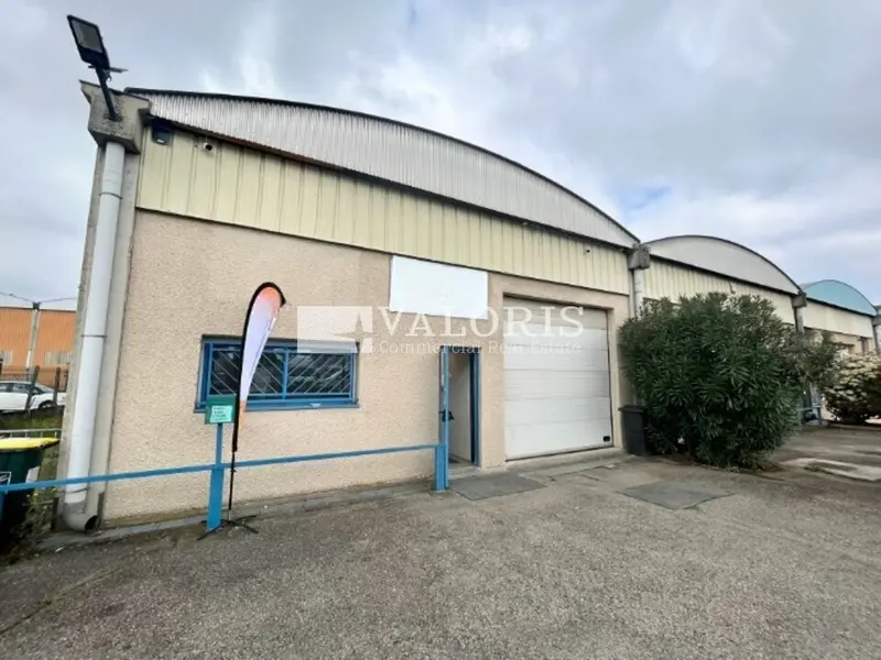 Entrepôt / Activité à vendre - Saint-Priest (69800) - 410 m²