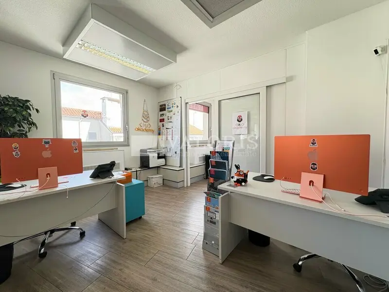 Bureau à louer - Villeurbanne (69100) - 265 m² - 4 183 €/mois