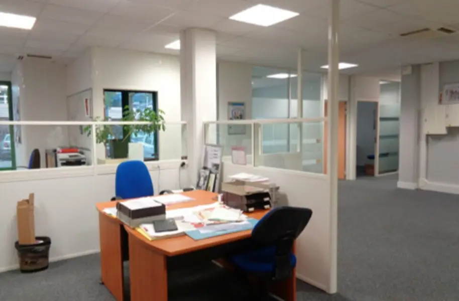 Bureau à louer - Bron (69500) - 183 m² - 1 677 €/mois