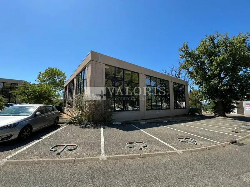 Bureau à louer - Vitrolles (13127) - 179 m² - 1 864 €/mois