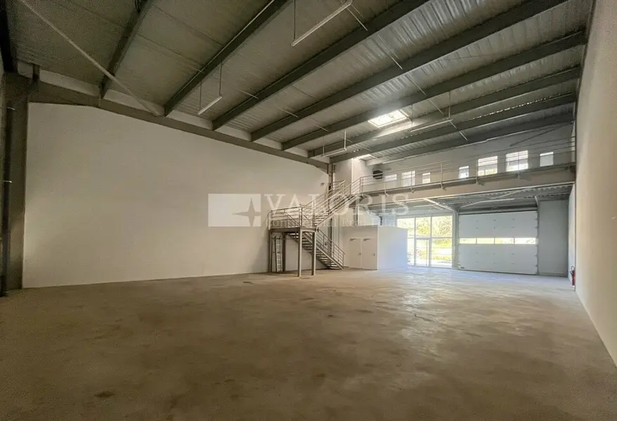 Entrepôt / Activité à louer - La Ciotat (13600) - 720 m² - 7 800 €/mois