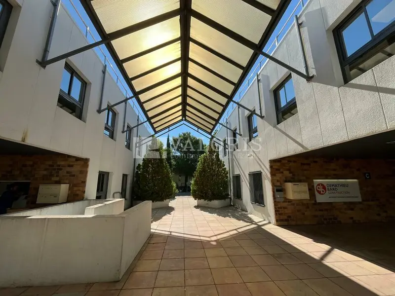 Bureau à louer - Aix-En-Provence (13290) - 608 m² - 5 826 €/mois