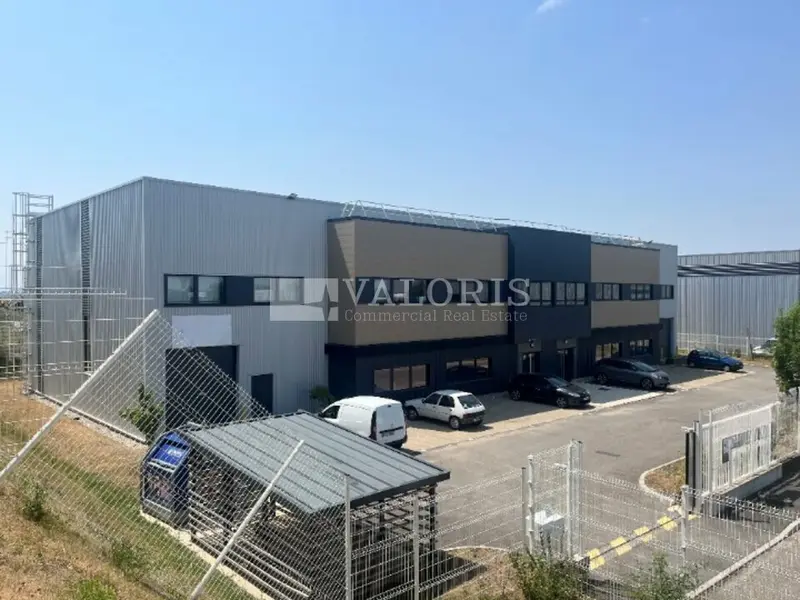 A louer Locaux d'activité 525m² Colombier-Saugnieu