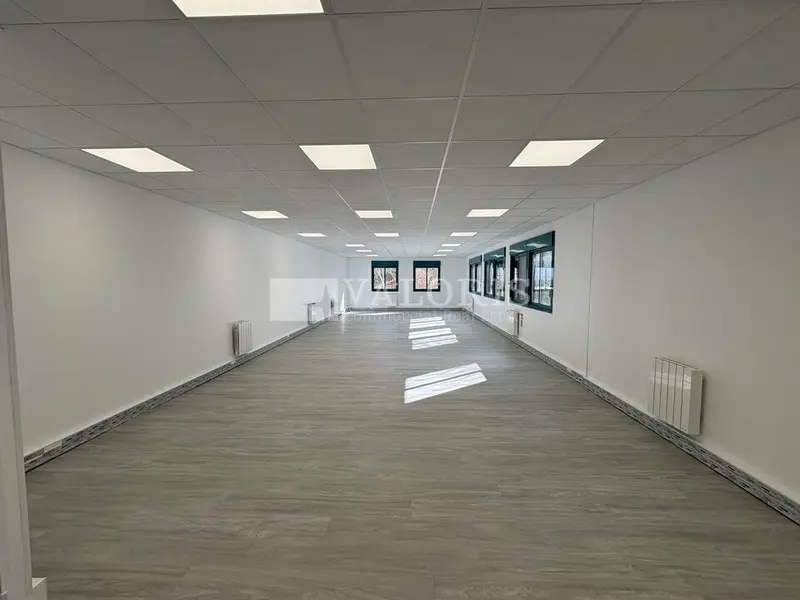 Bureau à louer - La Tour-De-Salvagny (69890) - 280 m² - 2 870 €/mois