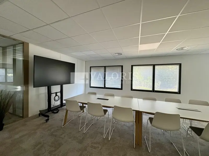 Bureau à louer - Lyon 08 (69008) - 6300 m² - 68 250 €/mois