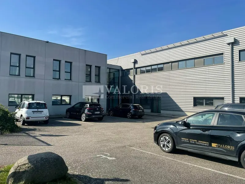 Entrepôt / Activité à louer - Saint-Priest (69800) - 3769 m² - 31 408 €/mois