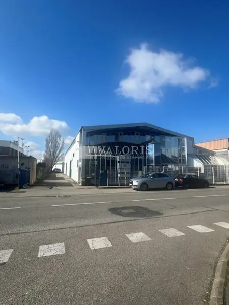 Entrepôt / Activité à louer - Vaulx-En-Velin (69120) - 2140 m² - 9 583 €/mois