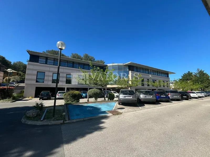 Bureau à louer - Aix-En-Provence (13290) - 286 m² - 3 217 €/mois