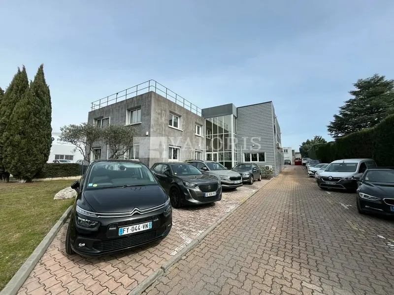 Bureau à louer - Aix-En-Provence (13290) - 985 m² - 11 737 €/mois