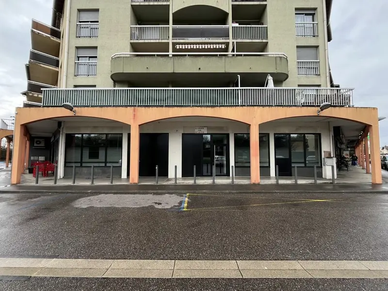 Local Commercial à louer - Décines-Charpieu (69150) - 168 m² - 2 708 €/mois