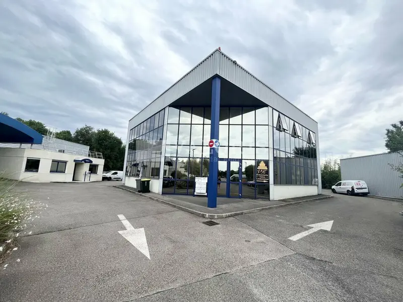 Bureau à louer - Saint-Genis-Laval (69230) - 126 m² - 1 155 €/mois
