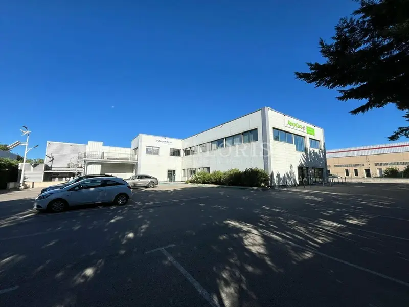 Bureau à louer - Éguilles (13510) - 120 m² - 1 350 €/mois