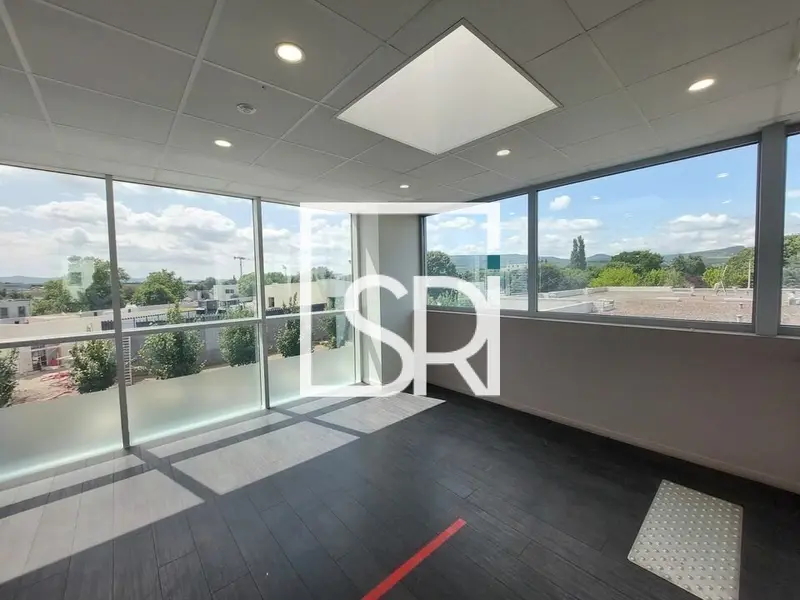 Bureau à louer - Clermont-Ferrand (63000) - 441 m² - 4 777 €/mois
