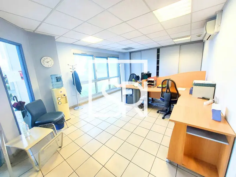 Bureau à louer - Clermont-Ferrand (63000) - 276 m² - 3 333 €/mois