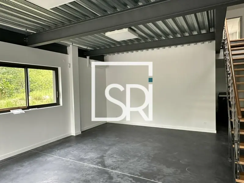 A louer Entrepôt 695m² Lezoux