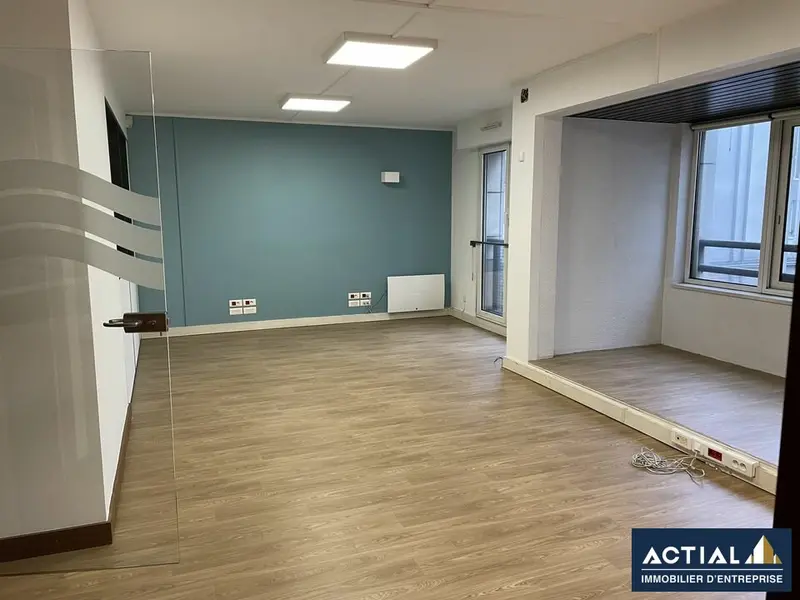 Bureau à louer - Nantes (44100) - 227 m² - 4 125 €/mois