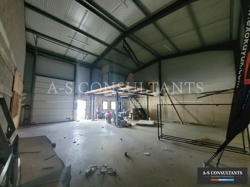 Entrepôt / Activité à louer - Bessey (42520) - 150 m² - 1 200 €/mois