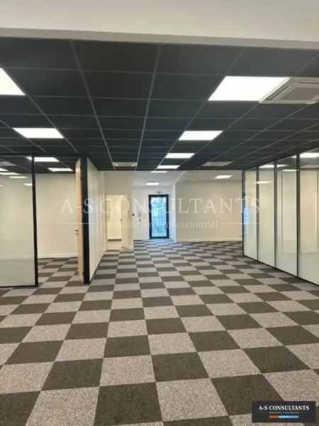 Bureau à louer - Montagny-Les-Lanches (74600) - 293 m² - 3 000 €/mois