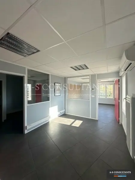 Bureau à louer - Chambéry (73000) - 145 m² - 2 200 €/mois