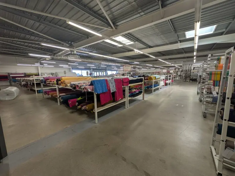 Local Commercial à louer - Normanville (27930) - 1078 m² - 8 085 €/mois