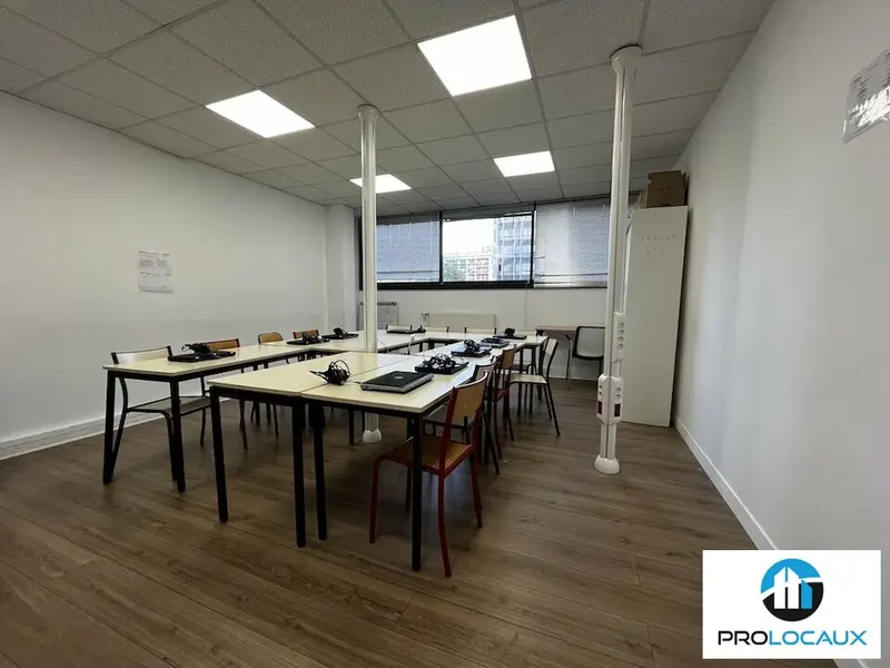 Bureau à louer - Sarcelles (95200) - 200 m² - 2 666 €/mois