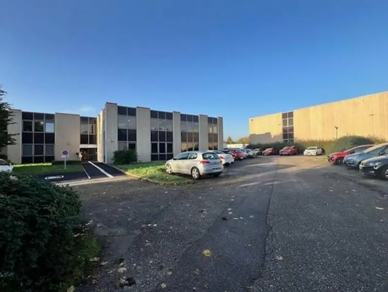 Bureau à louer - Val-De-Reuil (27100) - 970 m² - 10 000 €/mois
