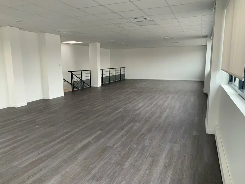 Entrepôt / Activité à louer - Saint-Quentin-Fallavier (38070) - 274 m² - 2 30...
