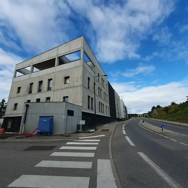 Bureau à louer - Voiron (38500) - 4050 m² - 53 325 €/mois