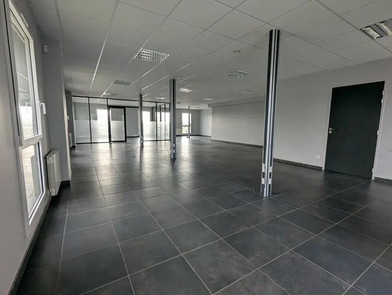 Bureau à louer - Boos (76520) - 145 m² - 1 841 €/mois