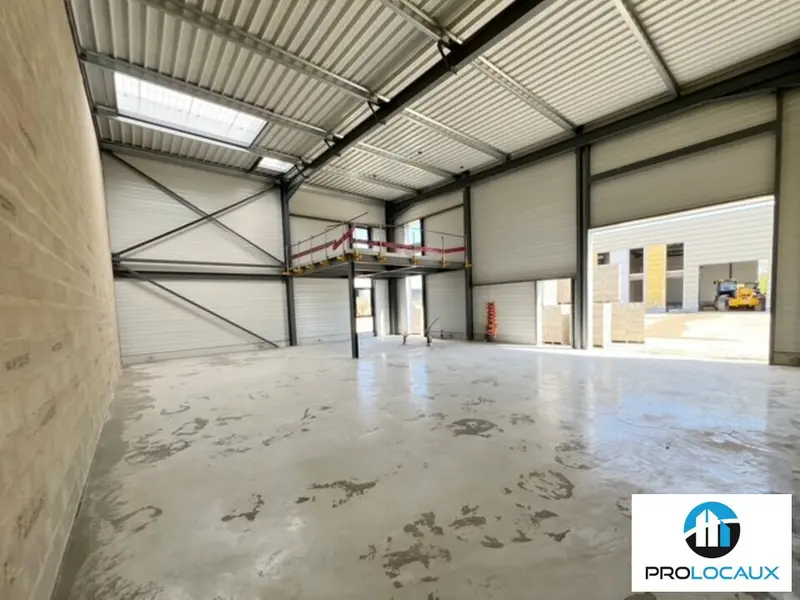 Entrepôt / Activité à louer - Crouy-En-Thelle (60530) - 283 m² - 2 500 €/mois