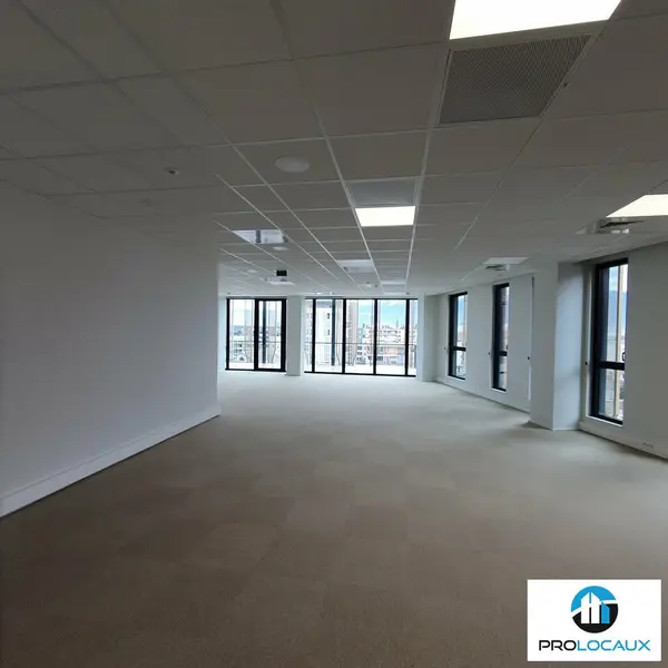 Bureau à louer - Grenoble (38000) - 3879 m² - 63 033 €/mois