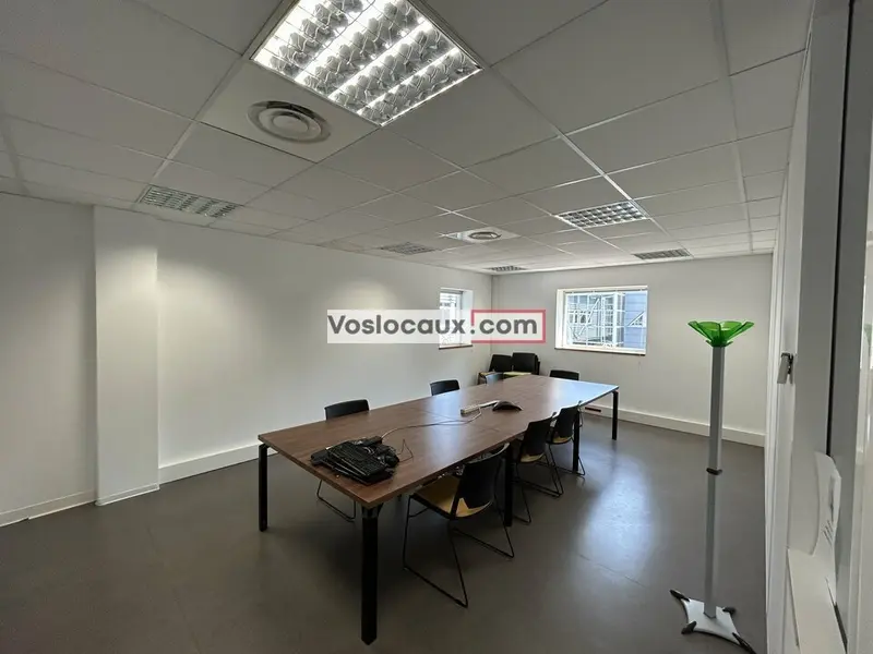 Bureau à louer - Valbonne (06560) - 223 m² - 2 666 €/mois
